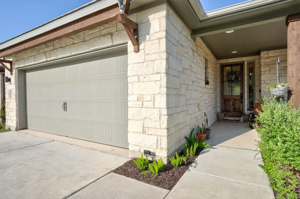 2240 Ringstaff Road Leander TX 78641