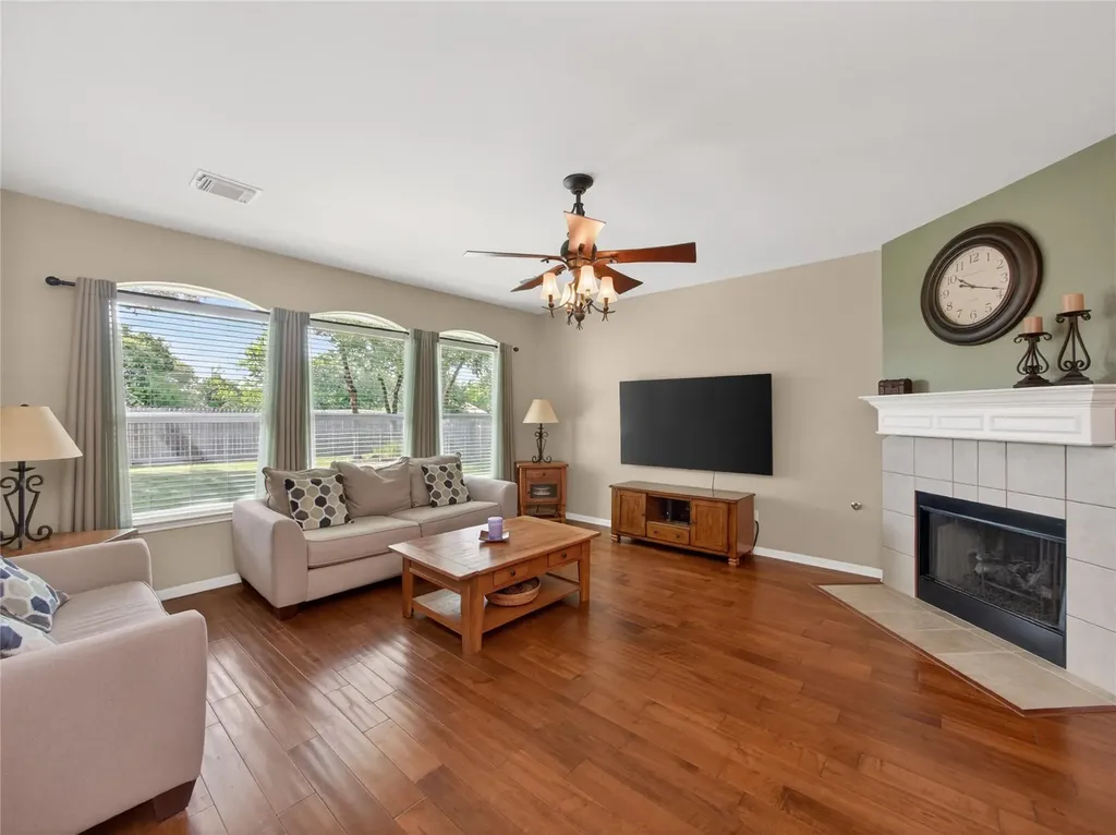 2913 Clinton Place Round Rock TX 78665