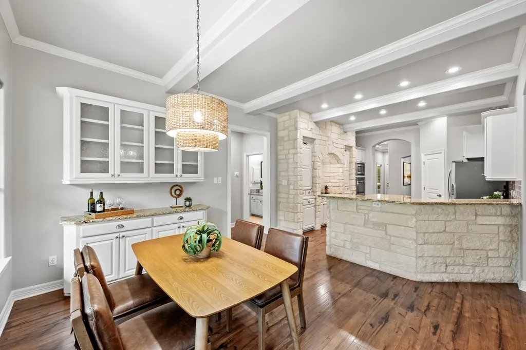 806 Overlook Bend Leander TX 78641