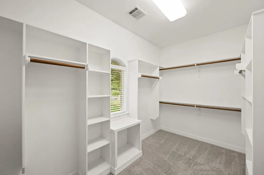 806 Overlook Bend Leander TX 78641
