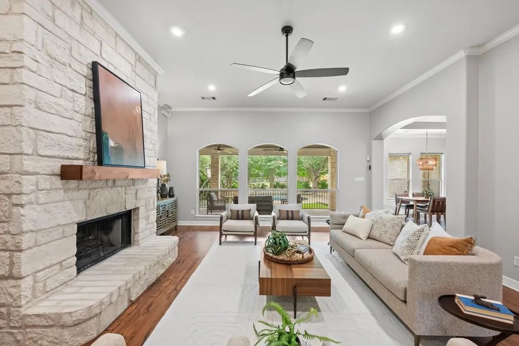 806 Overlook Bend Leander TX 78641