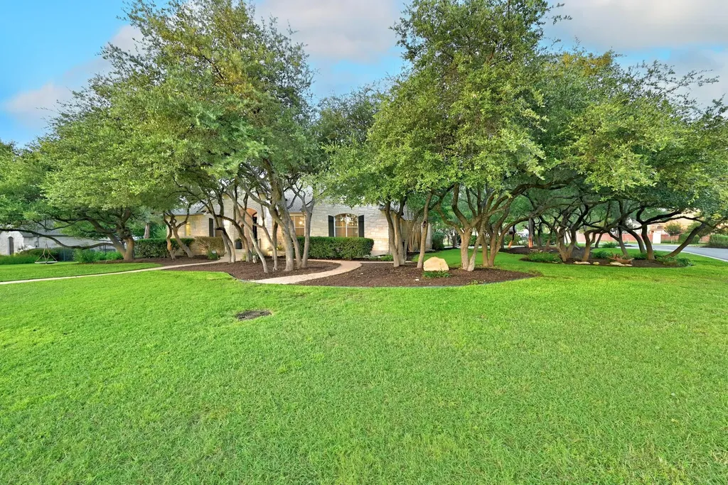 806 Overlook Bend Leander TX 78641