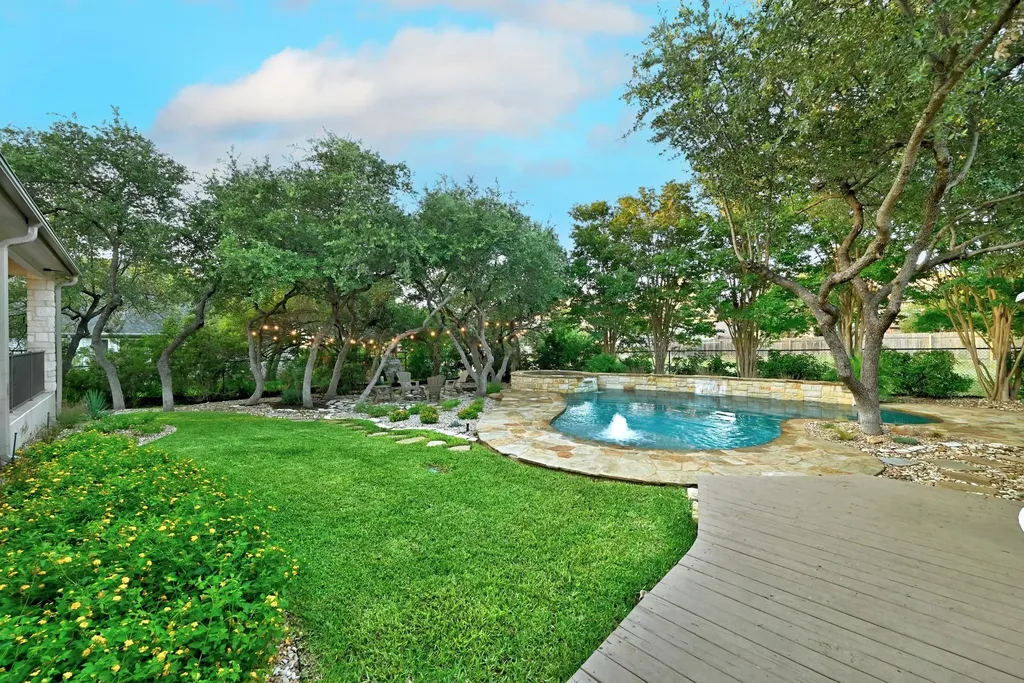 806 Overlook Bend Leander TX 78641