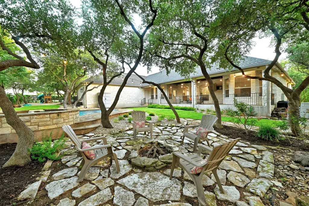 806 Overlook Bend Leander TX 78641