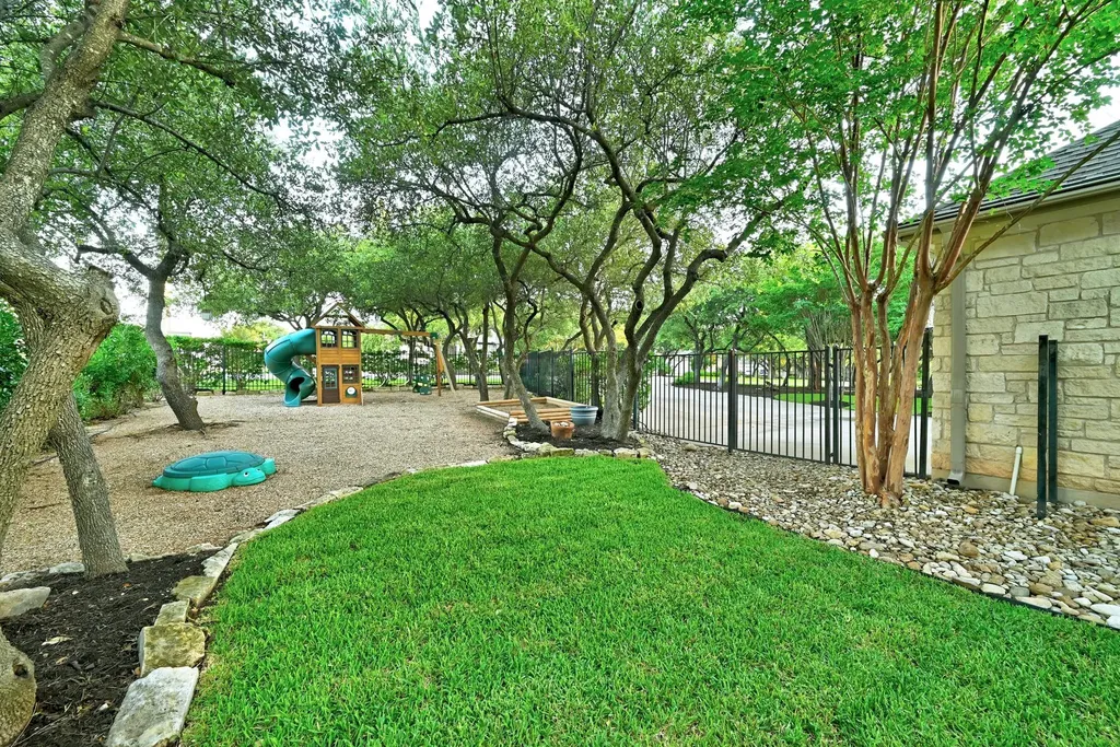 806 Overlook Bend Leander TX 78641