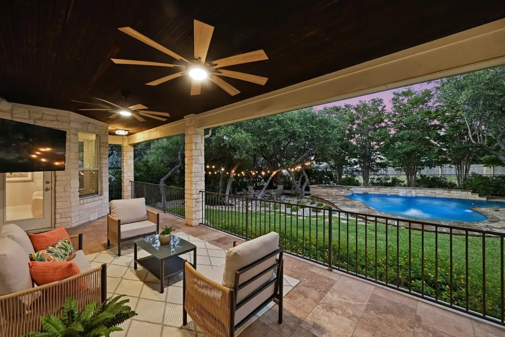806 Overlook Bend Leander TX 78641