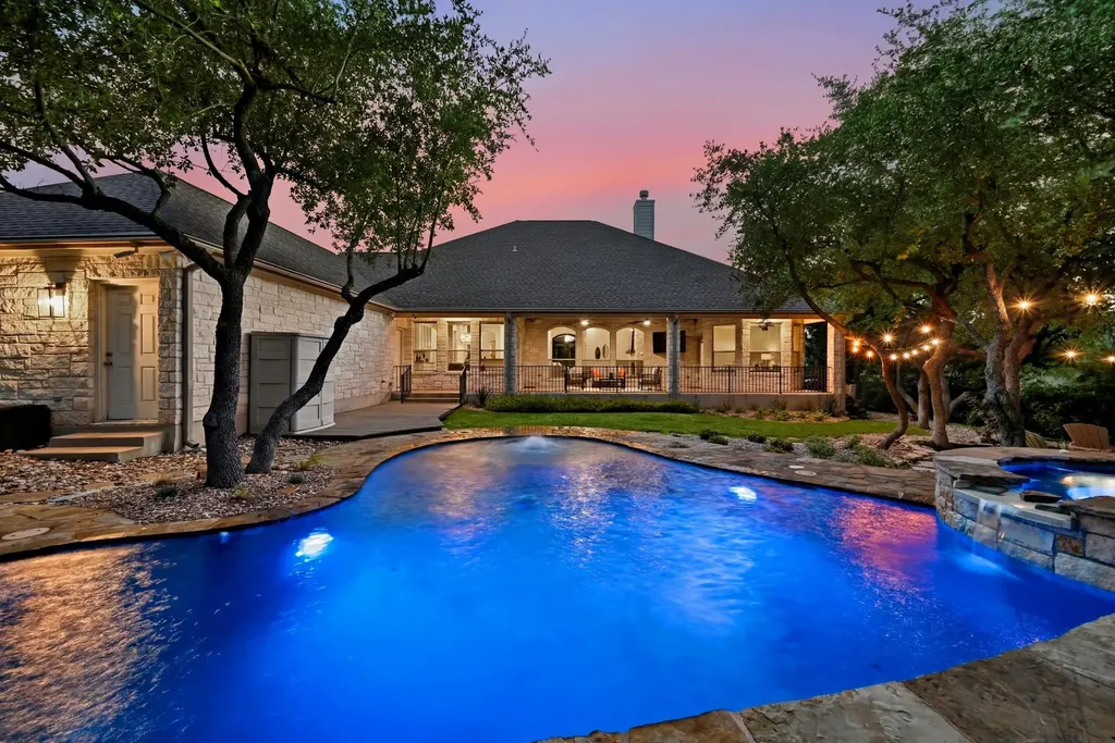 806 Overlook Bend Leander TX 78641