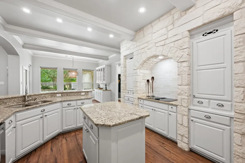 806 Overlook Bend Leander TX 78641