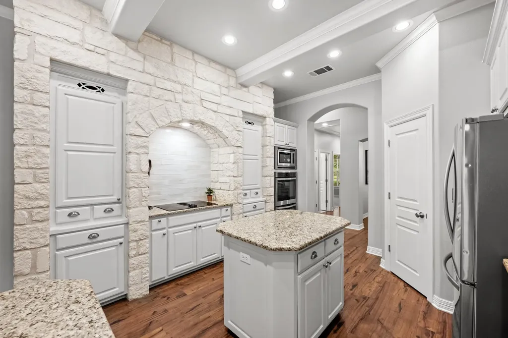 806 Overlook Bend Leander TX 78641