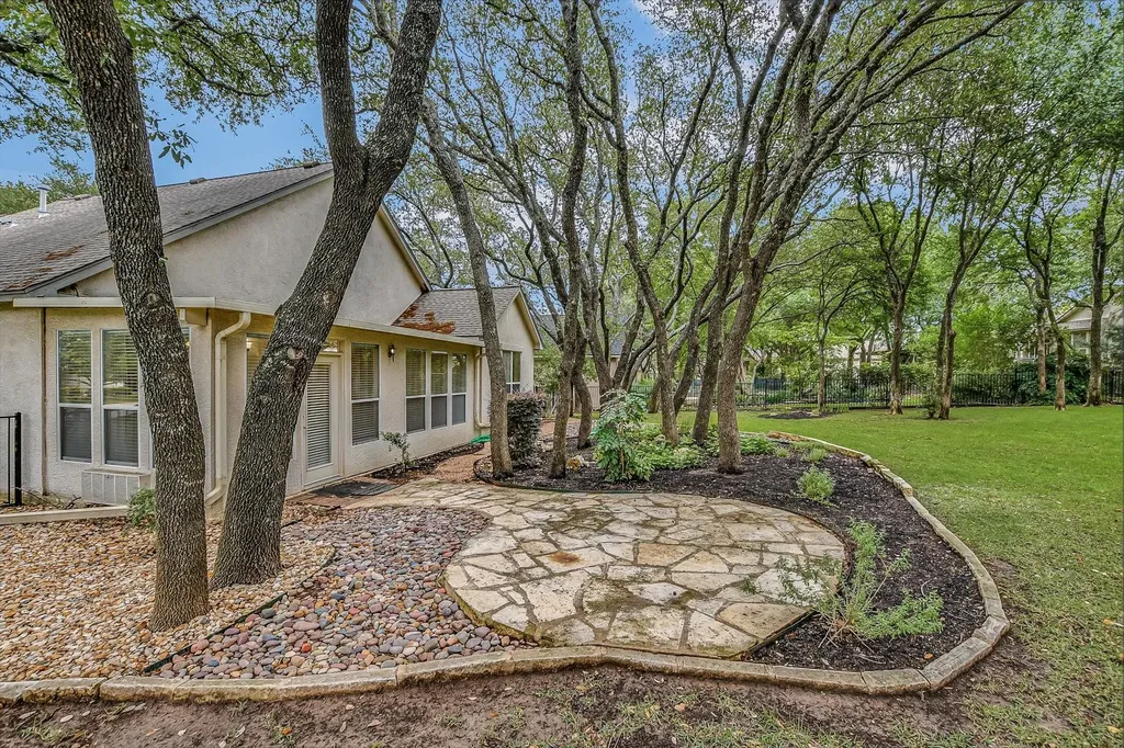 292 Whispering Wind Drive Georgetown TX 78633