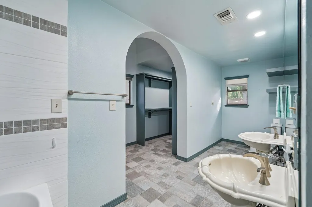3700 Shady Valley Drive Austin TX 78739
