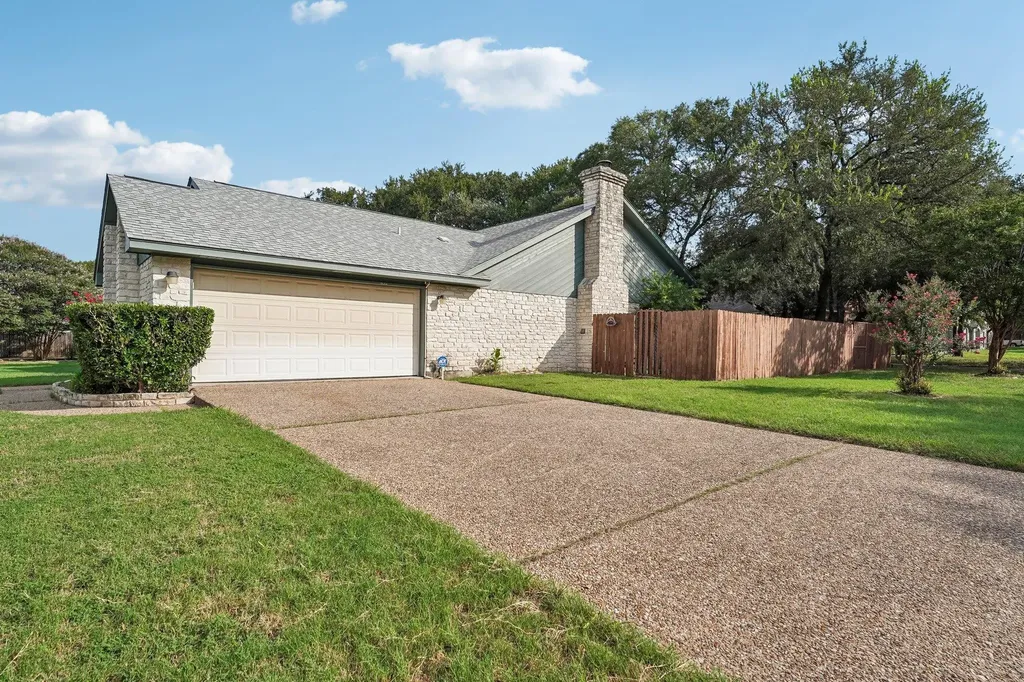 3700 Shady Valley Drive Austin TX 78739