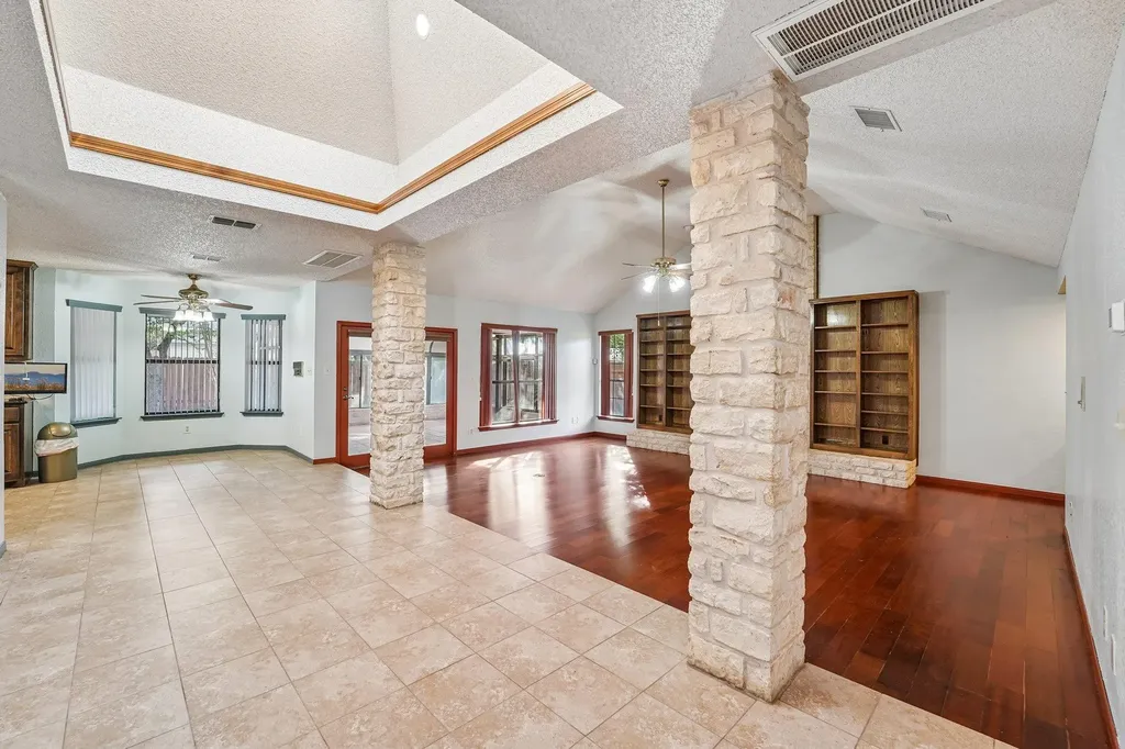 3700 Shady Valley Drive Austin TX 78739