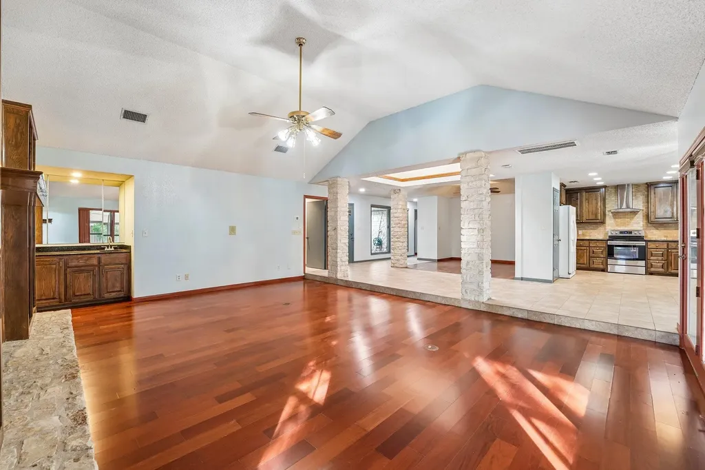 3700 Shady Valley Drive Austin TX 78739
