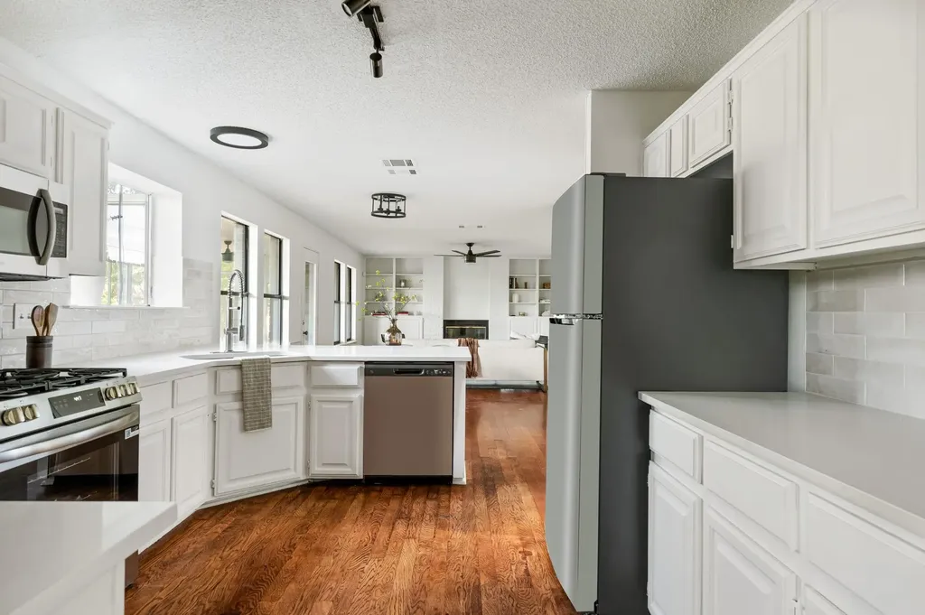 1106 Split Oak Cove Pflugerville TX 78660