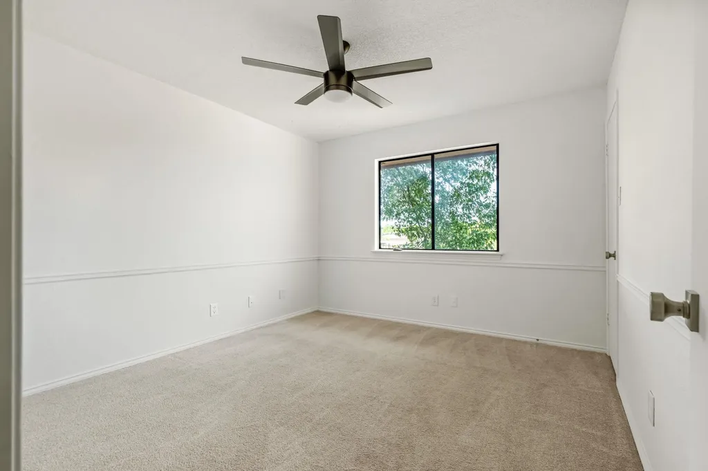 1106 Split Oak Cove Pflugerville TX 78660