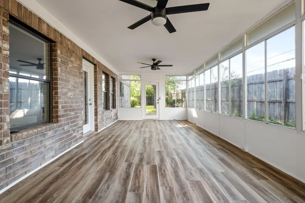 1106 Split Oak Cove Pflugerville TX 78660