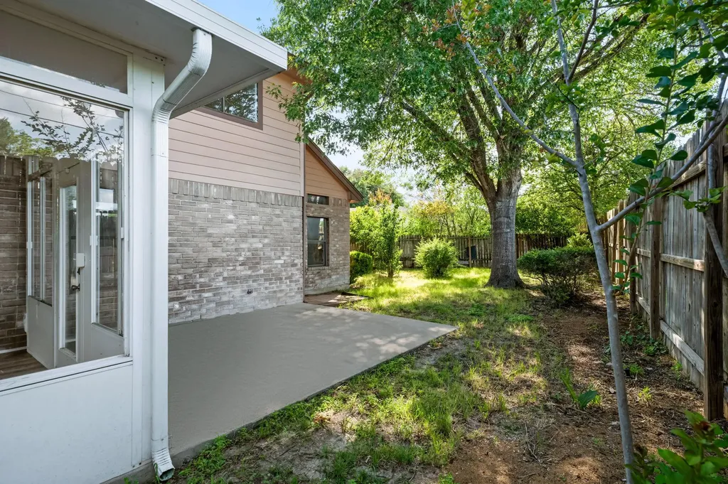 1106 Split Oak Cove Pflugerville TX 78660