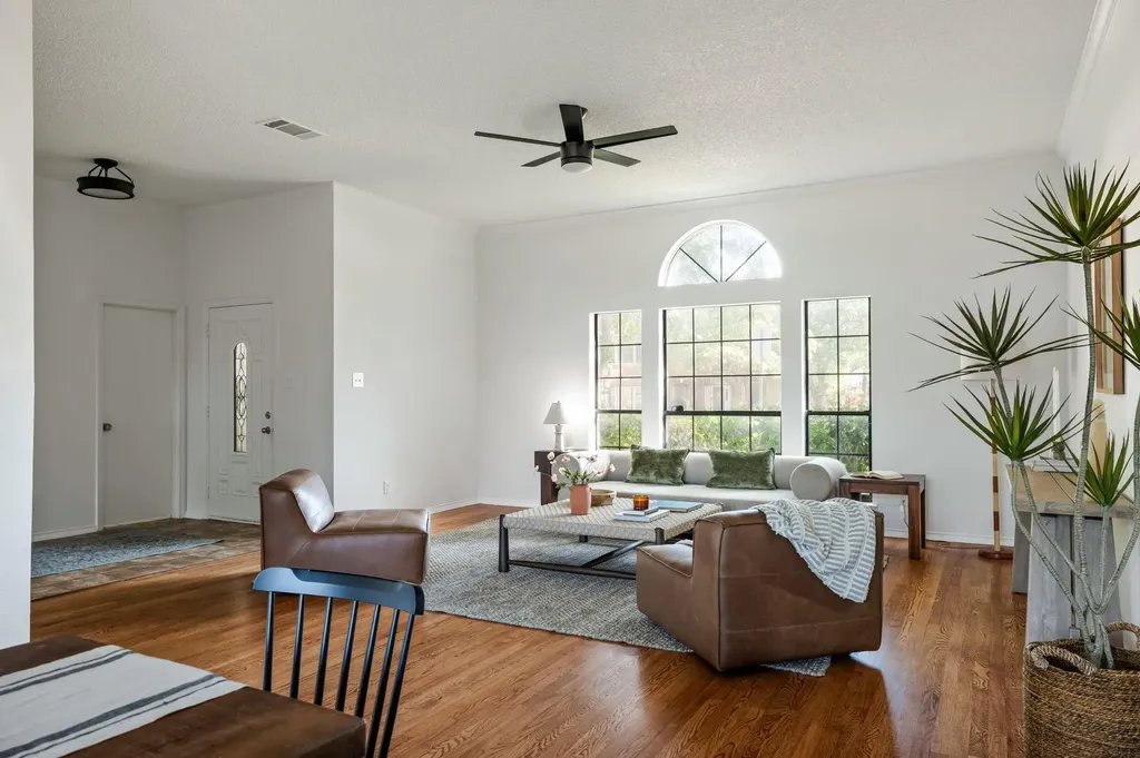 1106 Split Oak Cove Pflugerville TX 78660