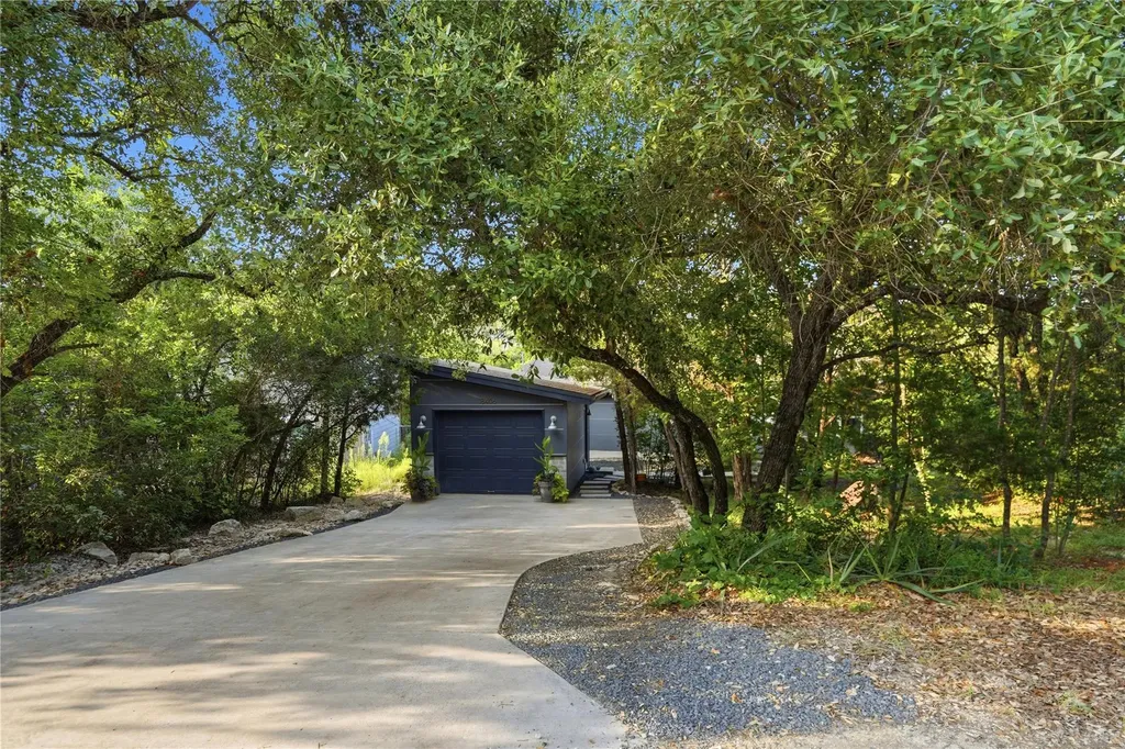 18406 Roundrock Road Jonestown TX 78645