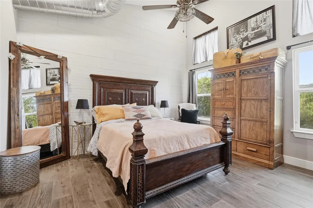 18406 Roundrock Road Jonestown TX 78645