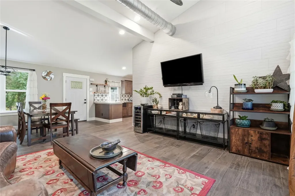 18406 Roundrock Road Jonestown TX 78645