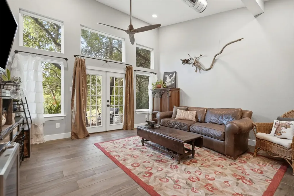 18406 Roundrock Road Jonestown TX 78645