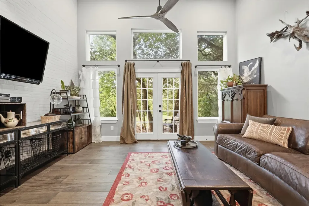 18406 Roundrock Road Jonestown TX 78645