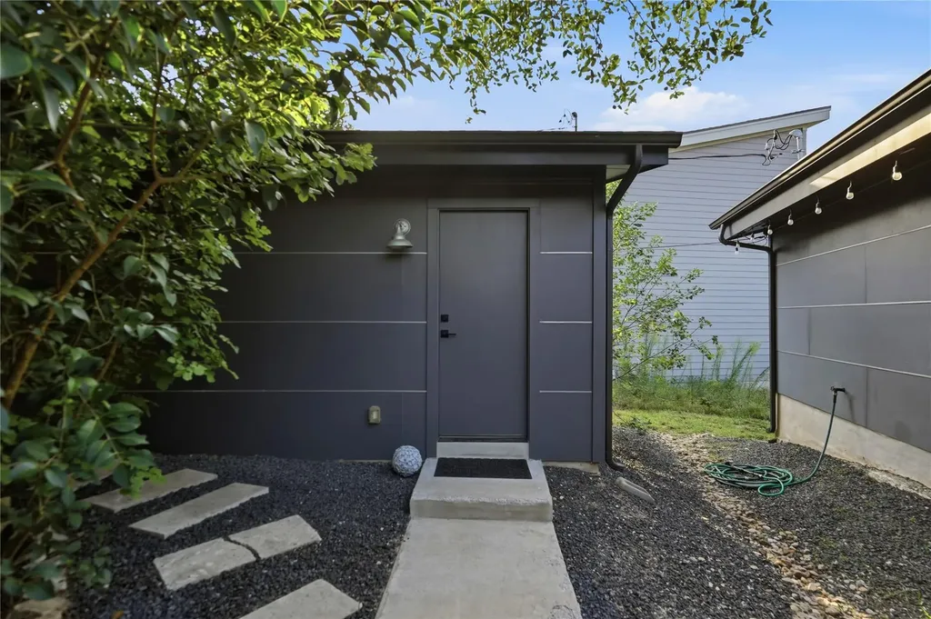 18406 Roundrock Road Jonestown TX 78645