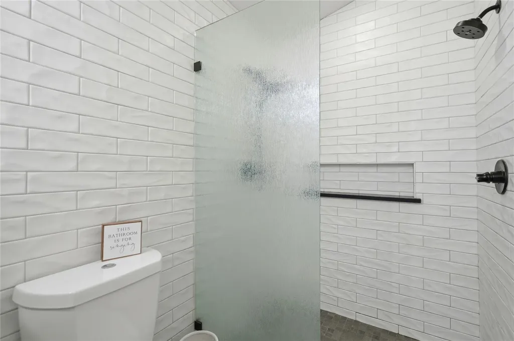 18406 Roundrock Road Jonestown TX 78645