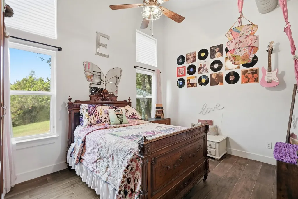 18406 Roundrock Road Jonestown TX 78645