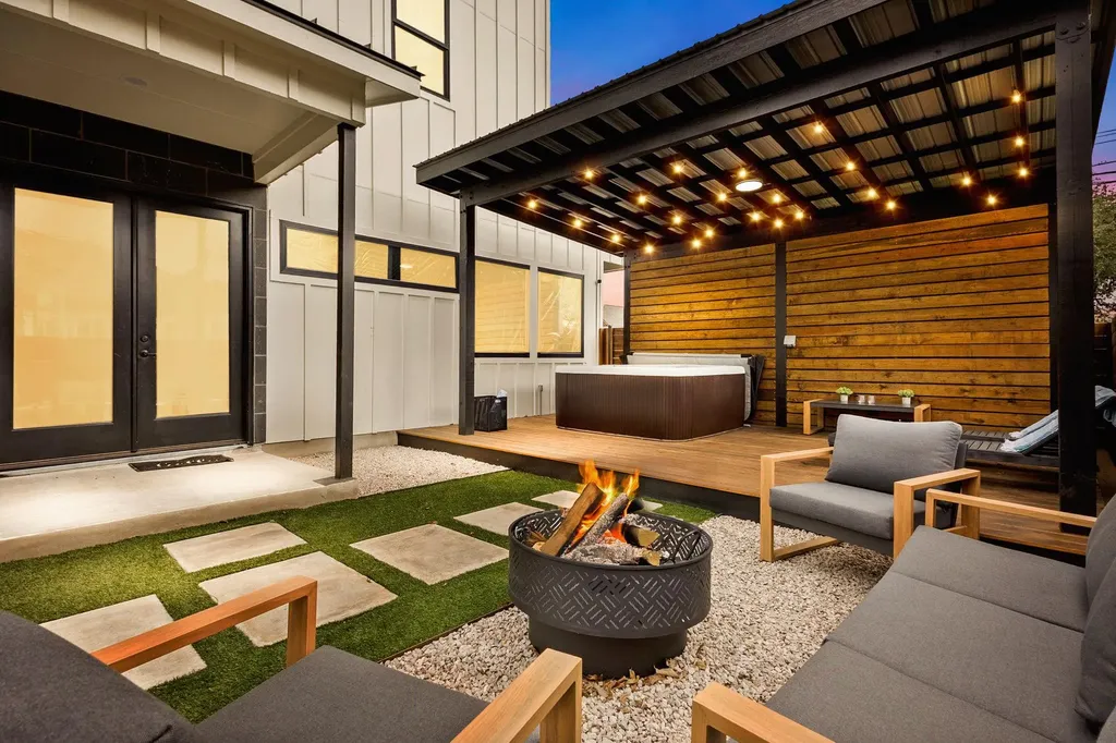 4418 Red River Street Austin TX 78751