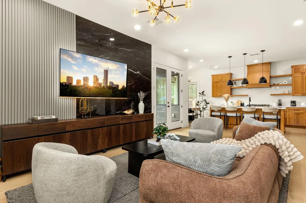4418 Red River Street Austin TX 78751