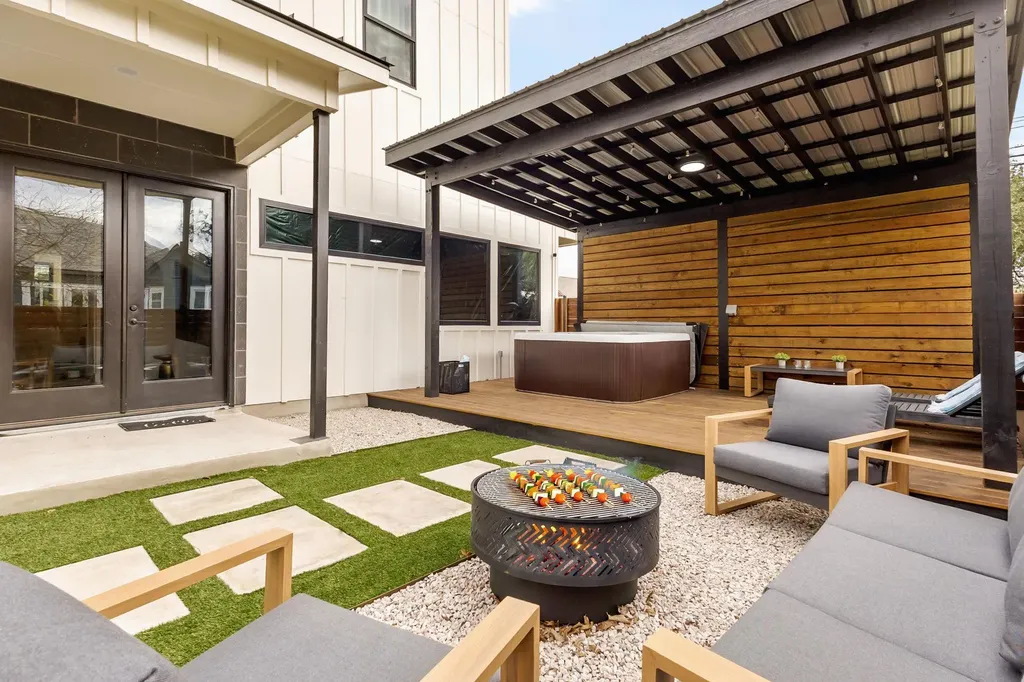 4418 Red River Street Austin TX 78751