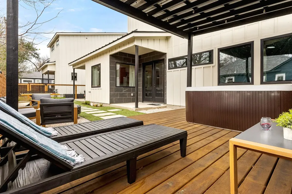4418 Red River Street Austin TX 78751