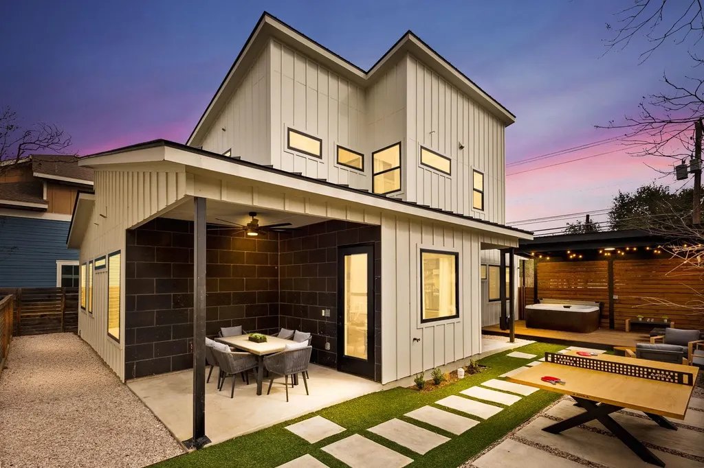 4418 Red River Street Austin TX 78751