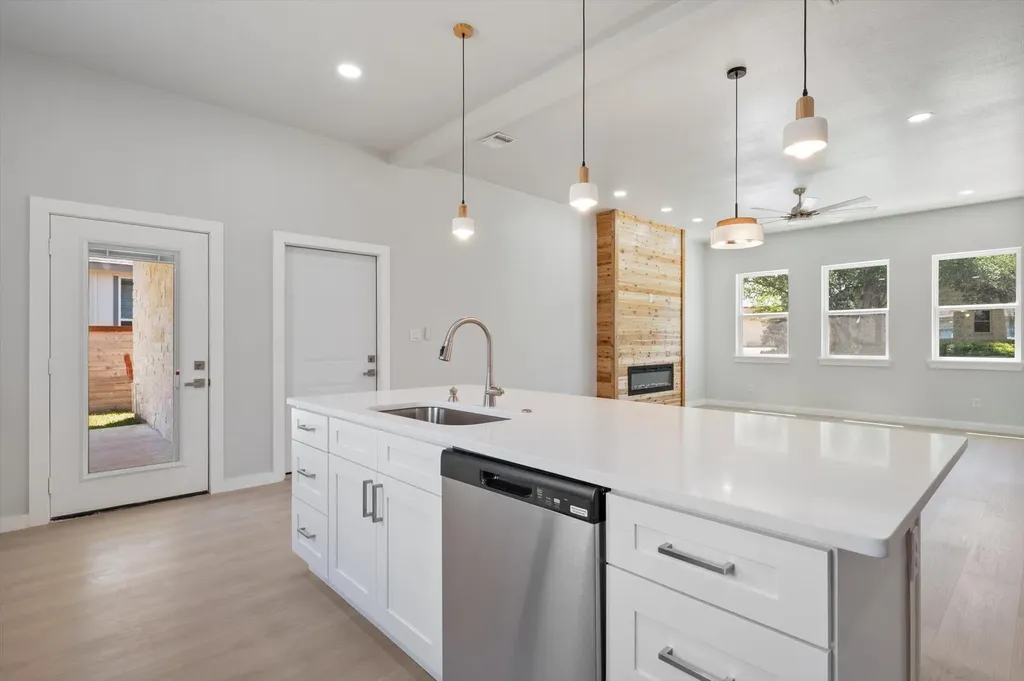 148 Preston Trail Meadowlakes TX 78654