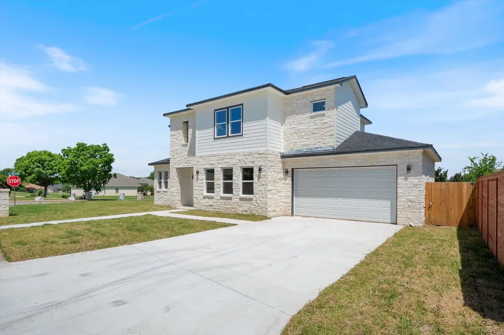 148 Preston Trail Meadowlakes TX 78654
