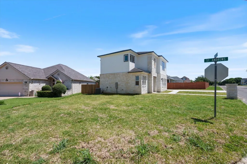 148 Preston Trail Meadowlakes TX 78654