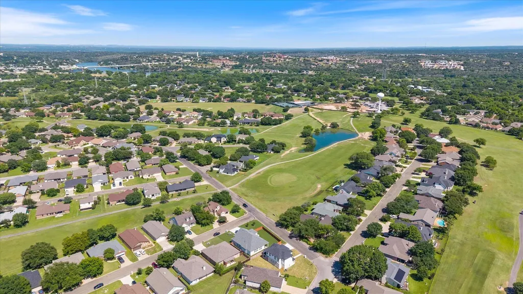 148 Preston Trail Meadowlakes TX 78654