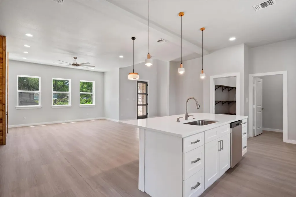 148 Preston Trail Meadowlakes TX 78654