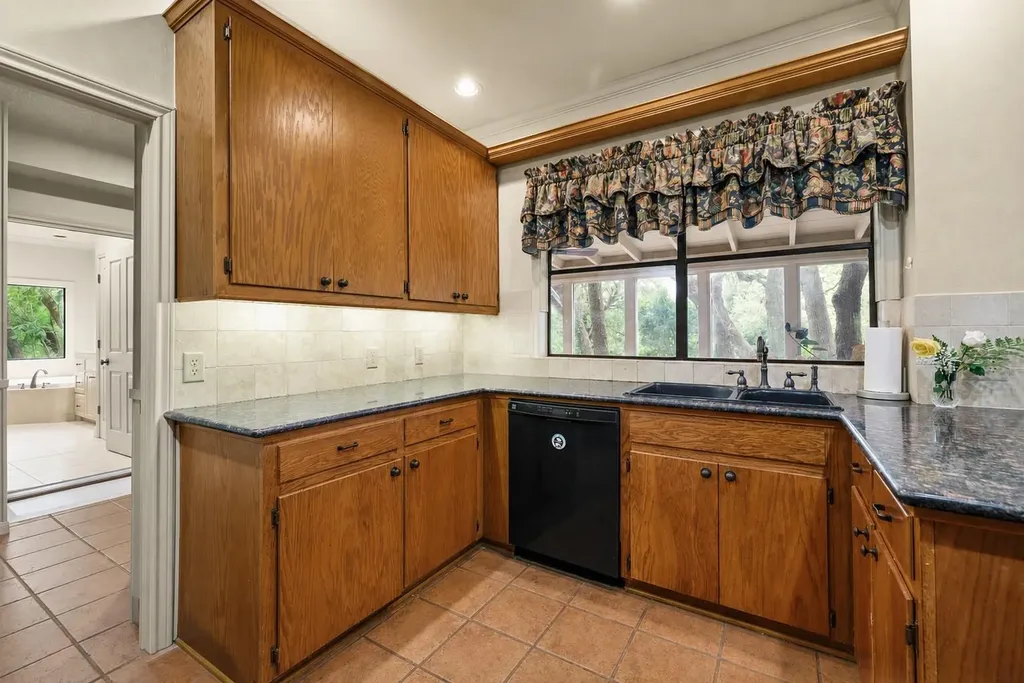 1250 County Road 200 Liberty Hill TX 78642
