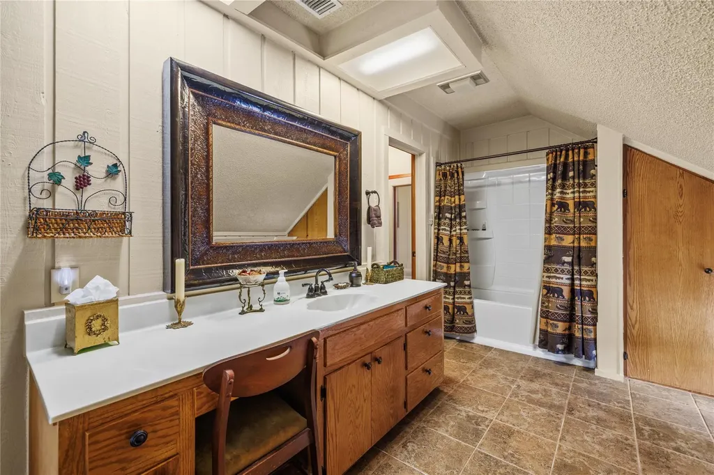 1250 County Road 200 Liberty Hill TX 78642