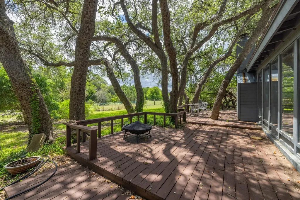 1250 County Road 200 Liberty Hill TX 78642