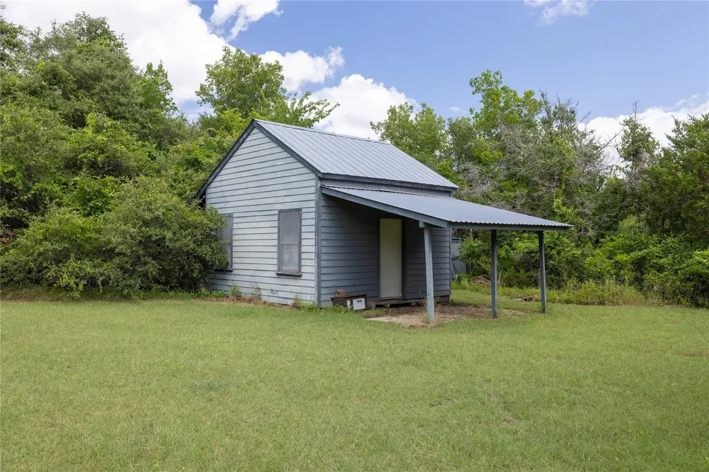 1250 County Road 200 Liberty Hill TX 78642
