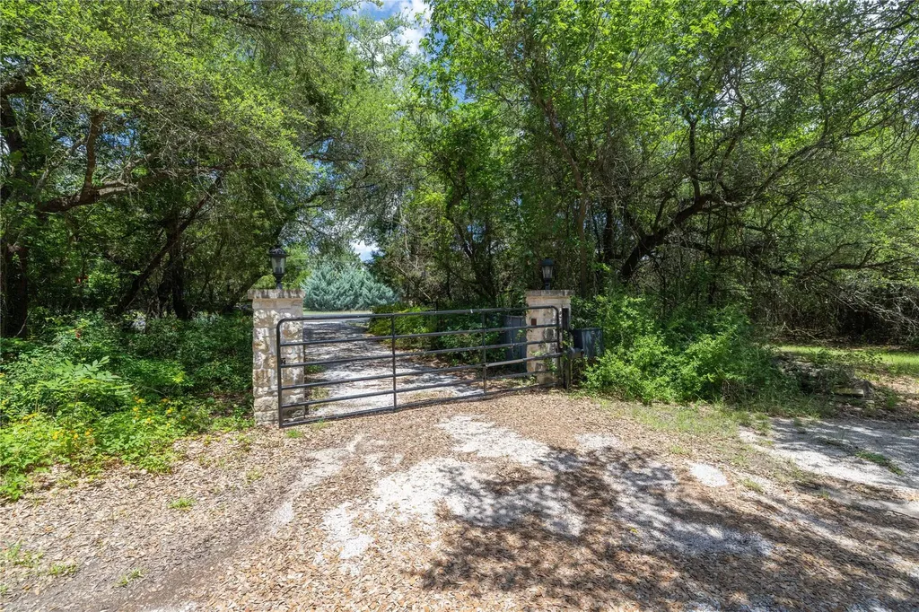 1250 County Road 200 Liberty Hill TX 78642