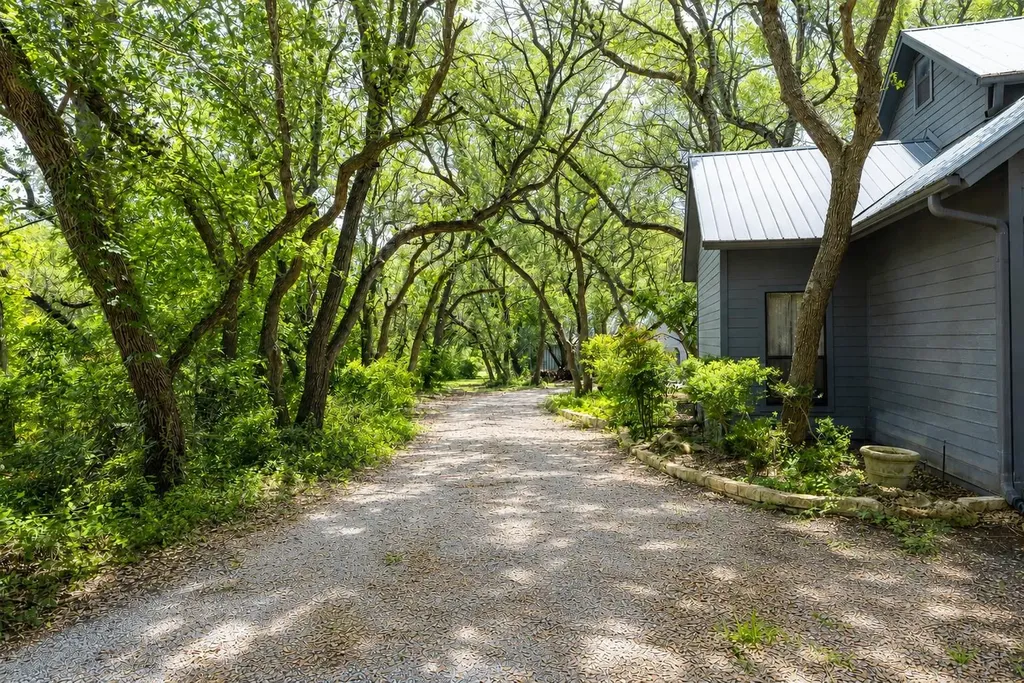 1250 County Road 200 Liberty Hill TX 78642