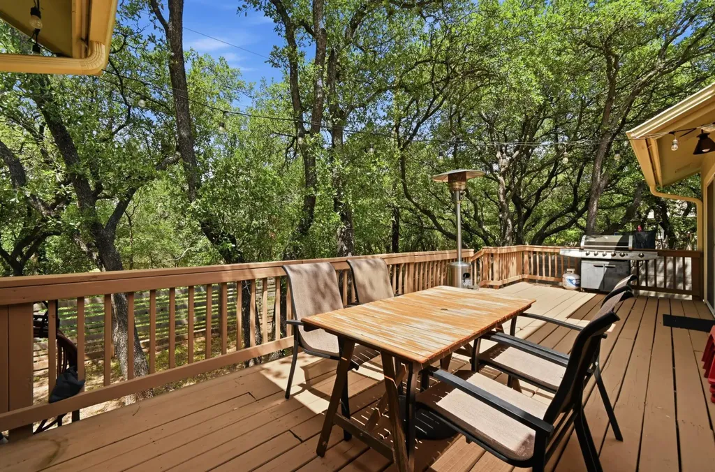 12047 Lincolnshire Drive Austin TX 78758