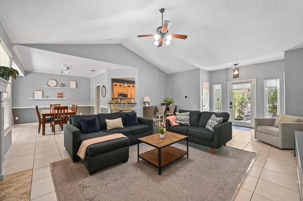 12047 Lincolnshire Drive Austin TX 78758