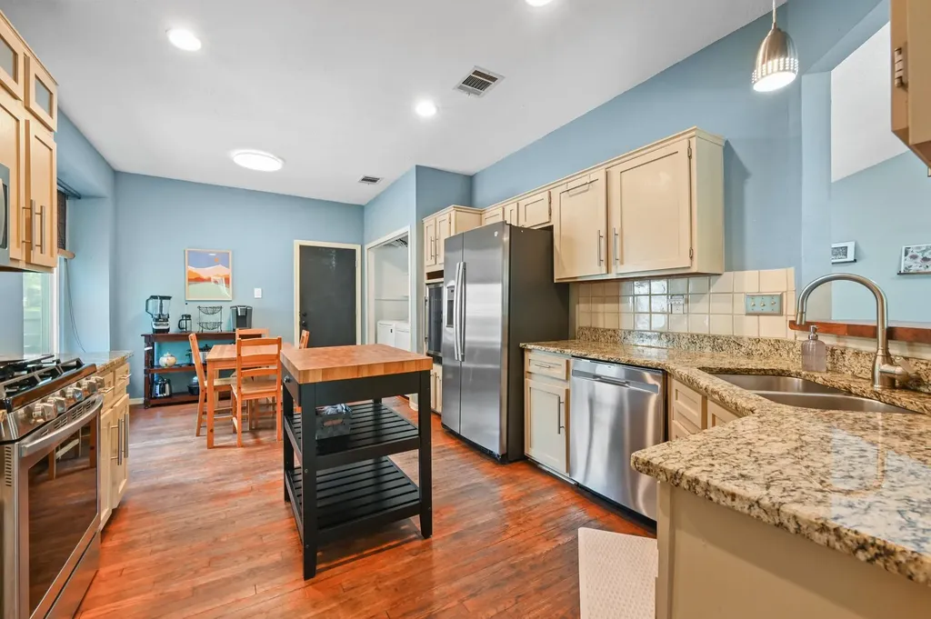 12047 Lincolnshire Drive Austin TX 78758